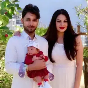 Anupam Mittal, Wife Aanchal Kumar, & daughter Alyssa Mittal's 