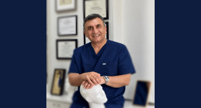 Dr Arslan Musbeh performing a surgeon-led hair transplant at Hairmedico Istanbul