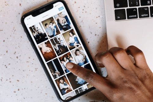Emotional Connections Through Saved Moments