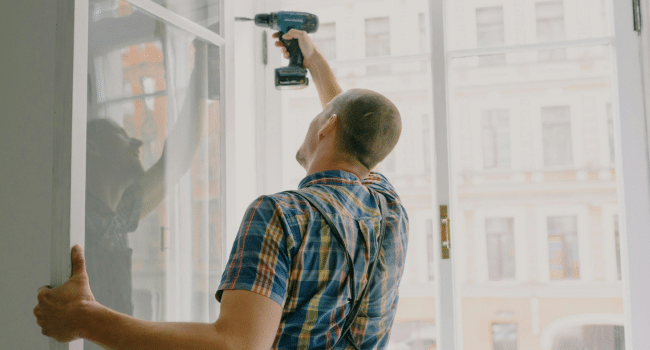Glass Fitter for an Emergency Repair