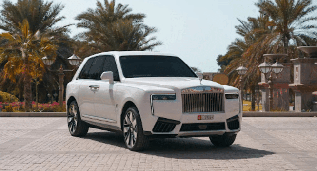 Perfect Photo with Your Luxury Rental in Dubai