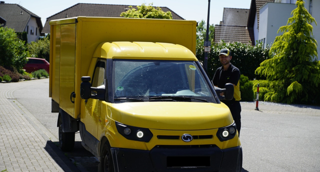 The Benefits of Using Parcel Trucks