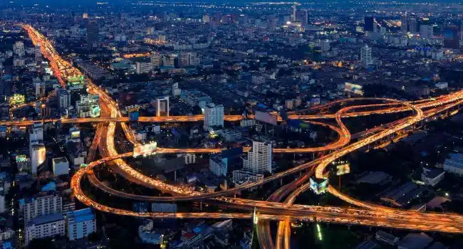 expressway-downtown-twilight-bangkok-thailand