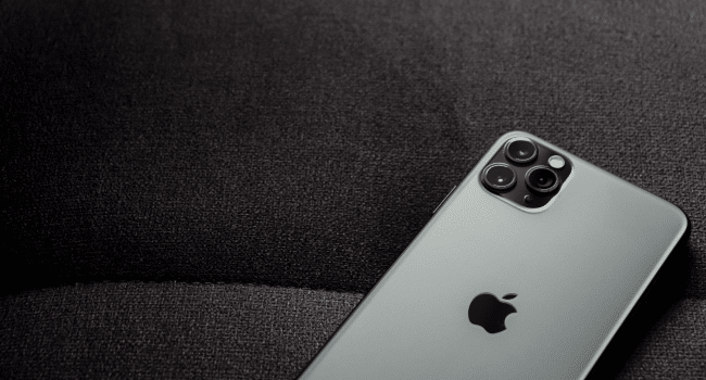 iPhone 17 Pro Max Clear with Anti-Yellowing Case